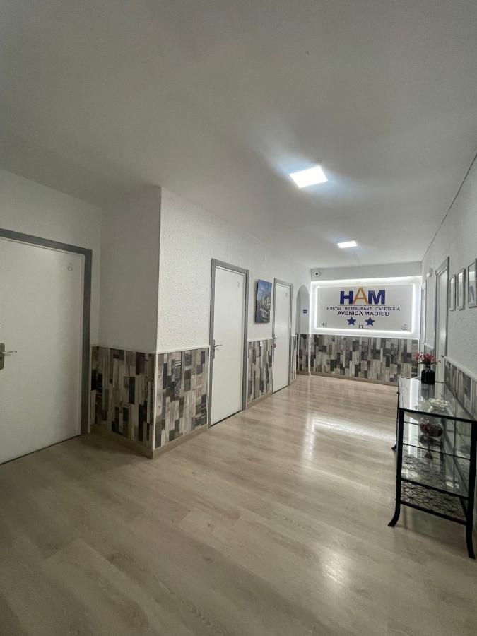 Hostal Restaurante Avenida De Madrid Terrassa Zewnętrze zdjęcie