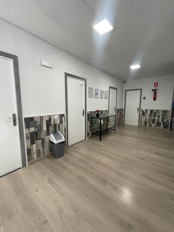 Hostal Restaurante Avenida De Madrid Terrassa Zewnętrze zdjęcie
