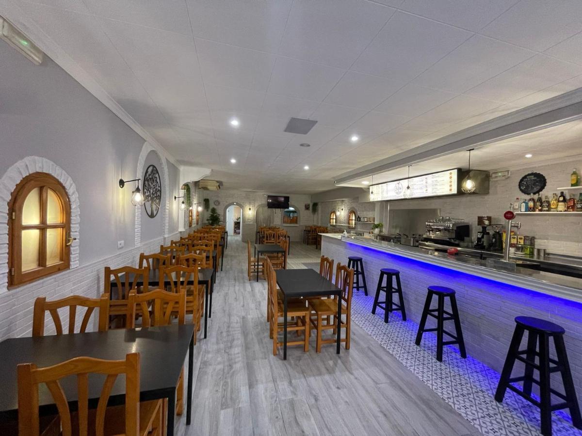 Hostal Restaurante Avenida De Madrid Terrassa Zewnętrze zdjęcie
