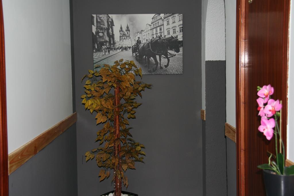 Hostal Restaurante Avenida De Madrid Terrassa Zewnętrze zdjęcie