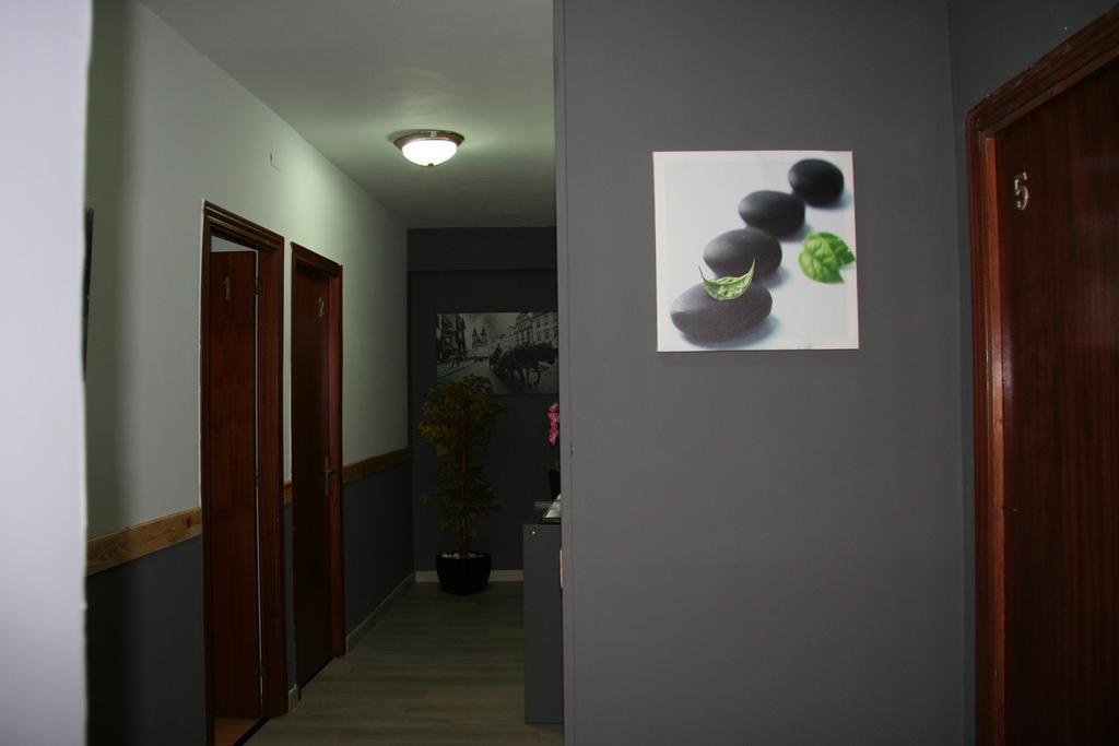 Hostal Restaurante Avenida De Madrid Terrassa Zewnętrze zdjęcie