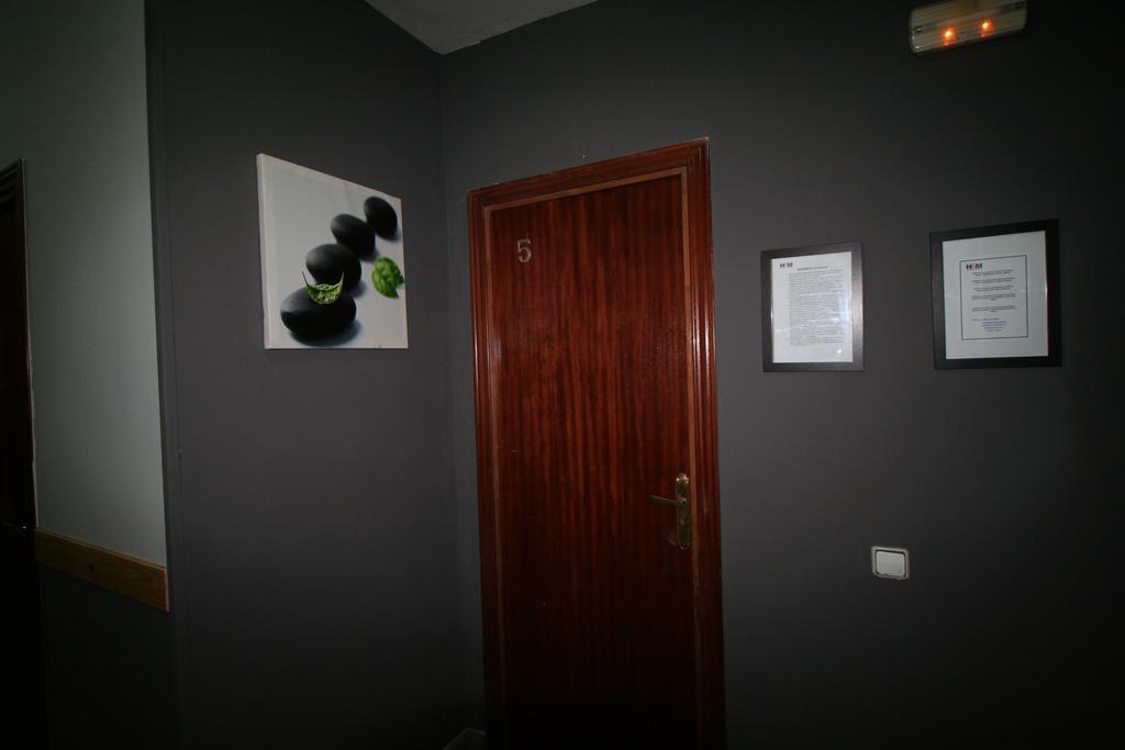 Hostal Restaurante Avenida De Madrid Terrassa Zewnętrze zdjęcie
