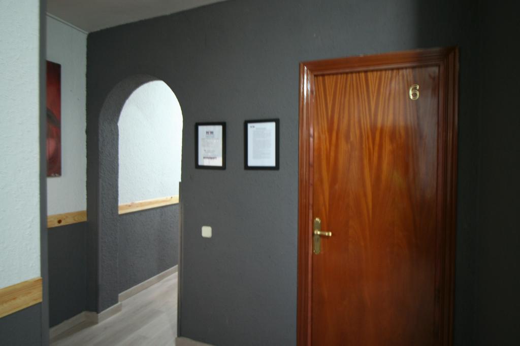 Hostal Restaurante Avenida De Madrid Terrassa Zewnętrze zdjęcie