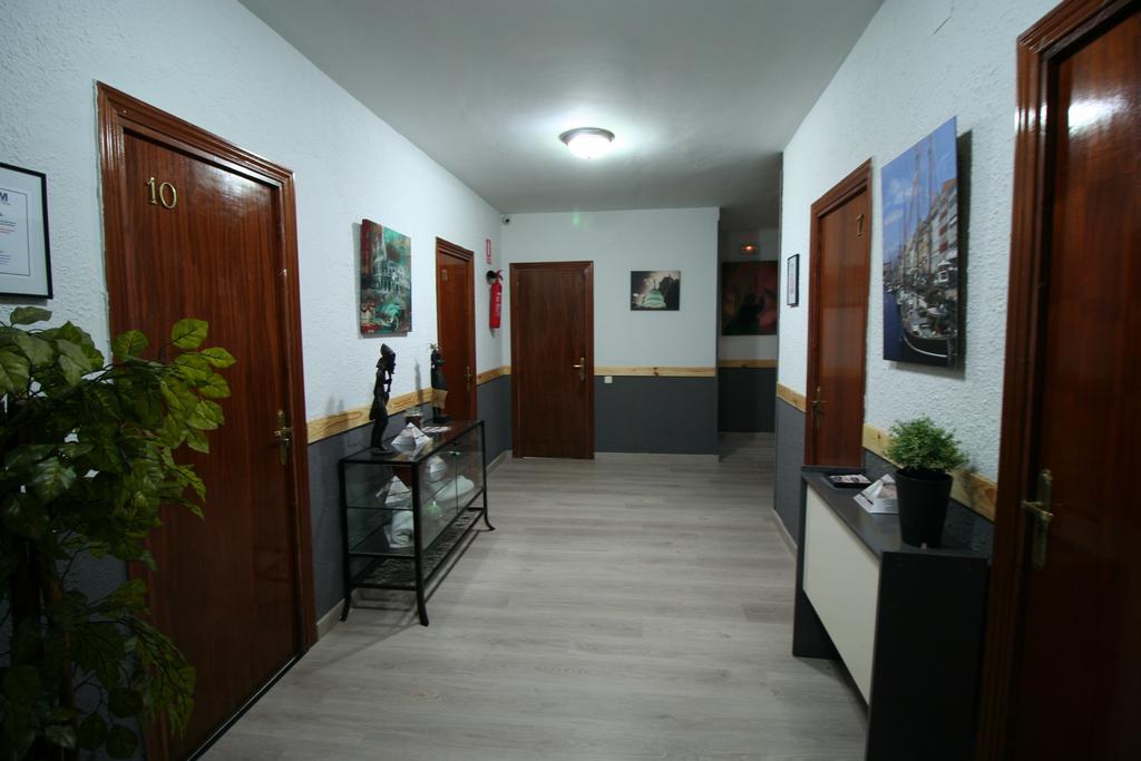 Hostal Restaurante Avenida De Madrid Terrassa Zewnętrze zdjęcie