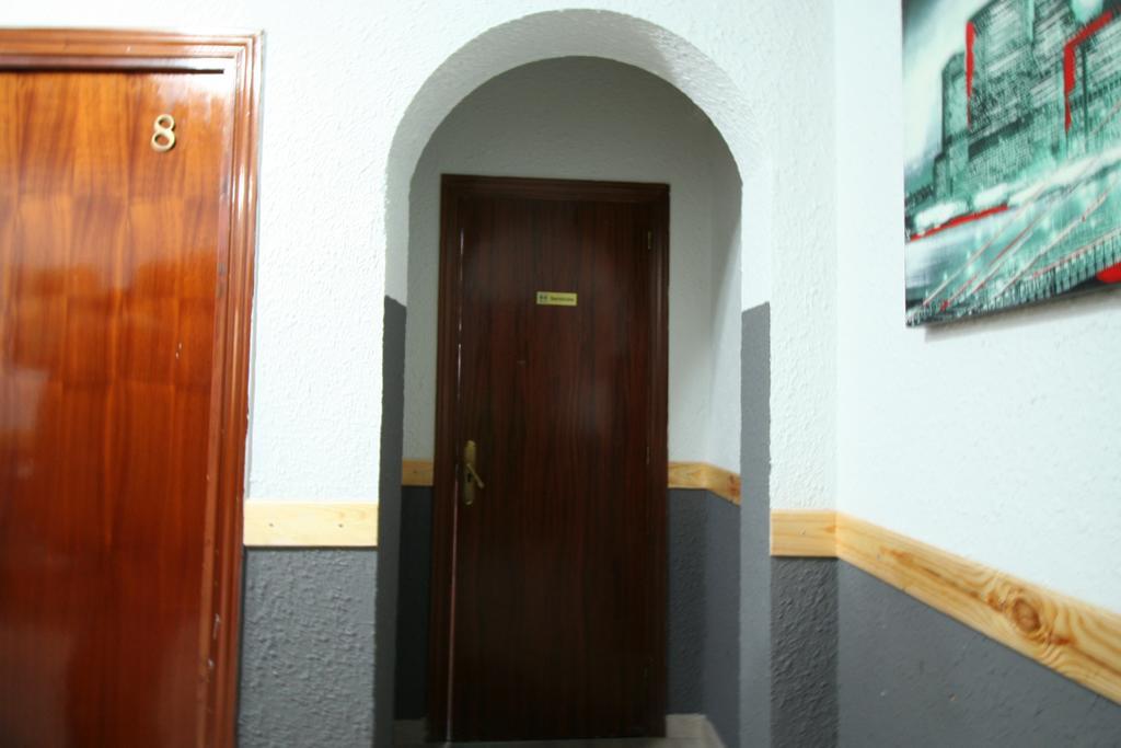 Hostal Restaurante Avenida De Madrid Terrassa Zewnętrze zdjęcie