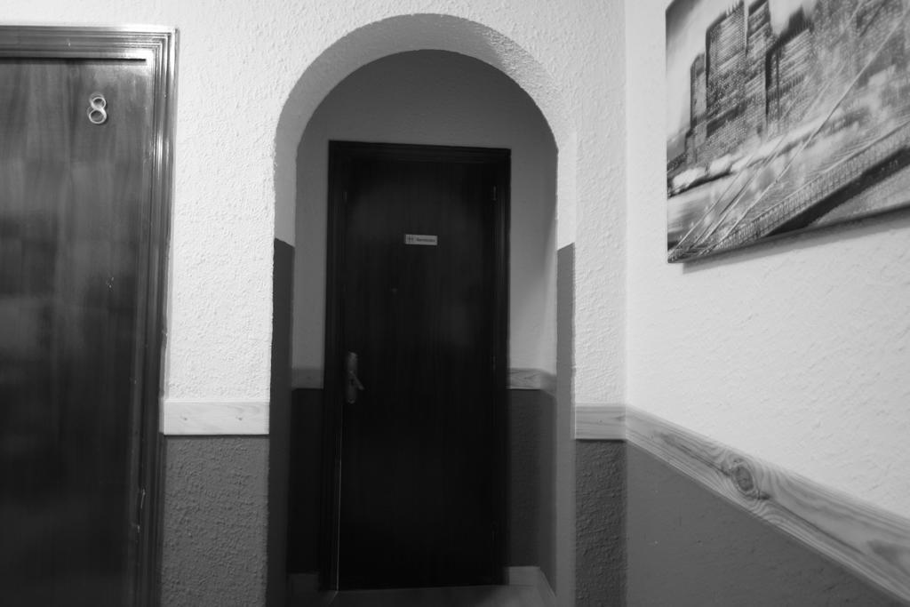 Hostal Restaurante Avenida De Madrid Terrassa Zewnętrze zdjęcie