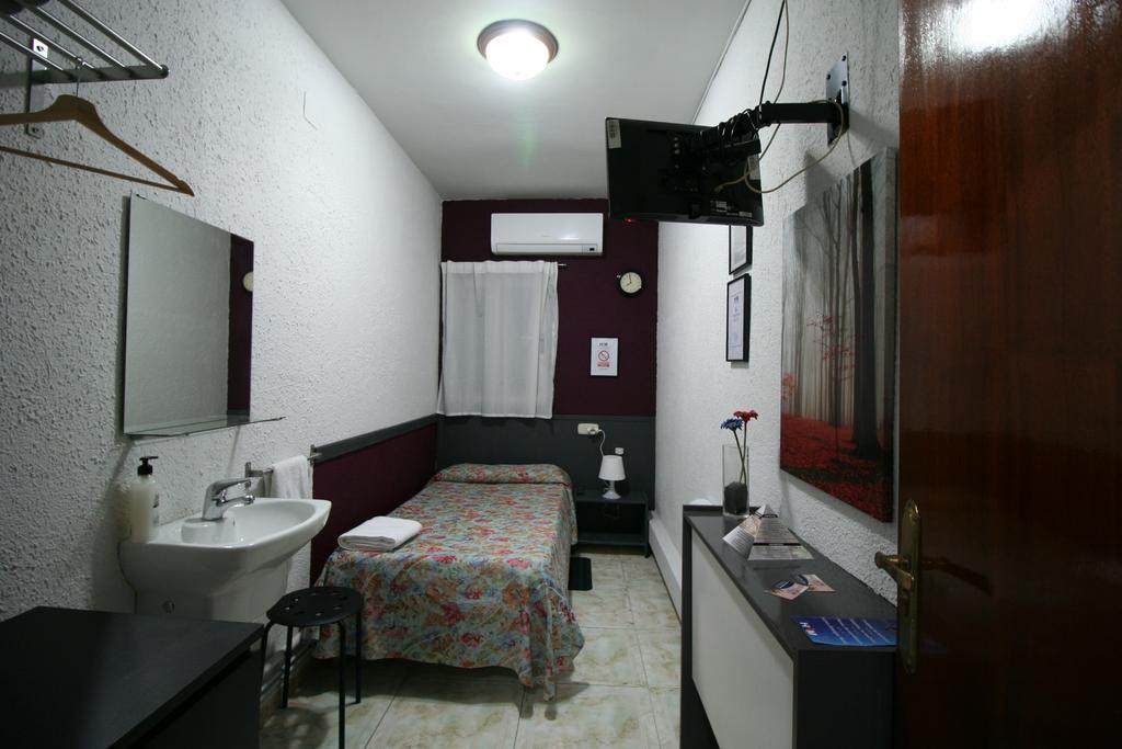 Hostal Restaurante Avenida De Madrid Terrassa Pokój zdjęcie