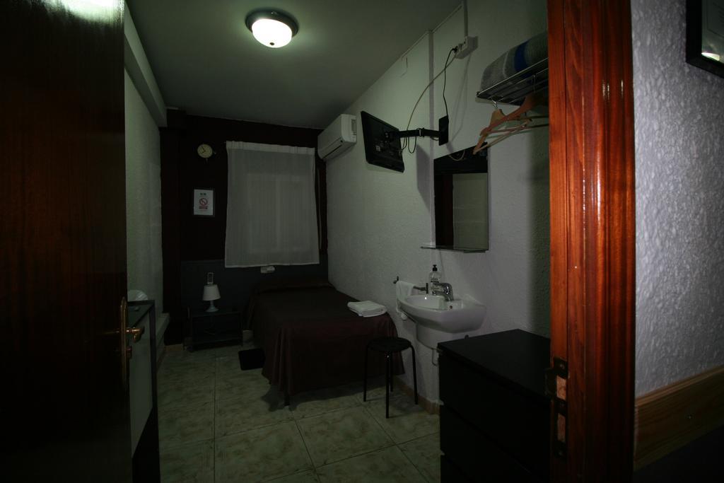 Hostal Restaurante Avenida De Madrid Terrassa Pokój zdjęcie