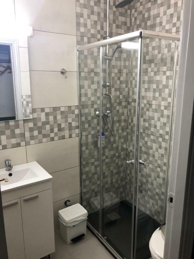 Hostal Restaurante Avenida De Madrid Terrassa Zewnętrze zdjęcie